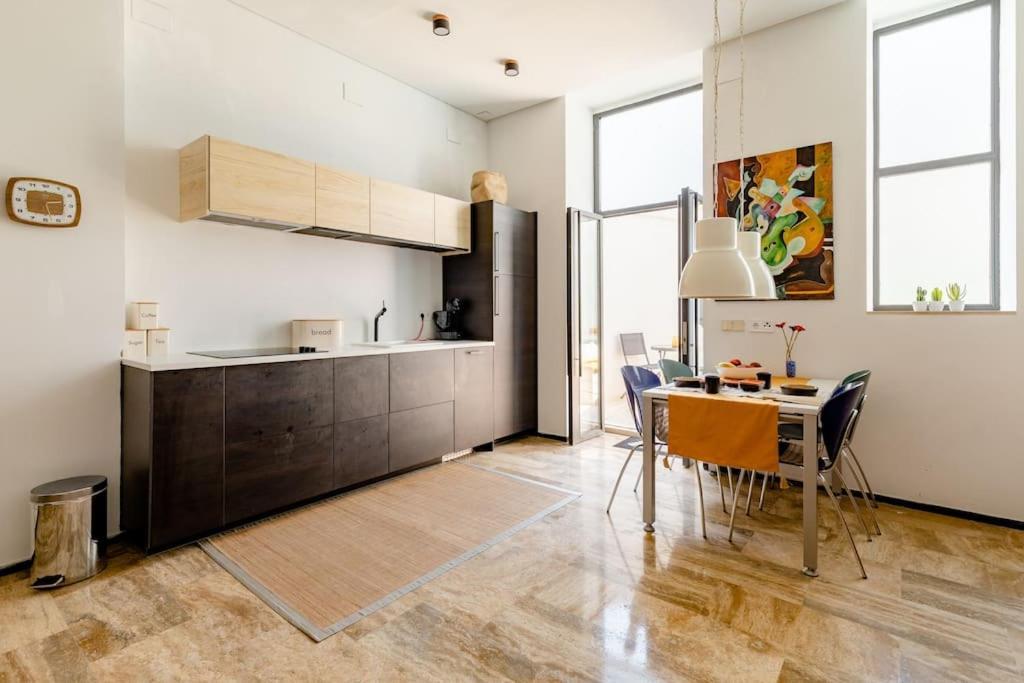 Cozy Loft Patio+Pool +Wifi Apartment Valencia Bagian luar foto