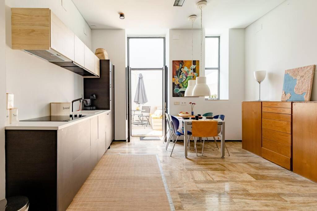 Cozy Loft Patio+Pool +Wifi Apartment Valencia Bagian luar foto